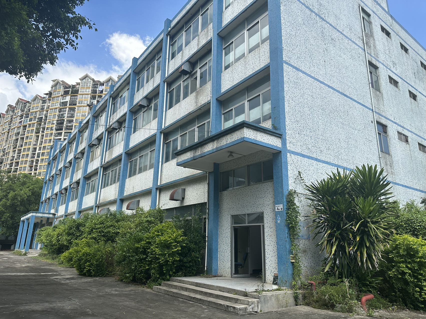 龙岗南湾街道南岭工业区院独院5310平红本厂房出租