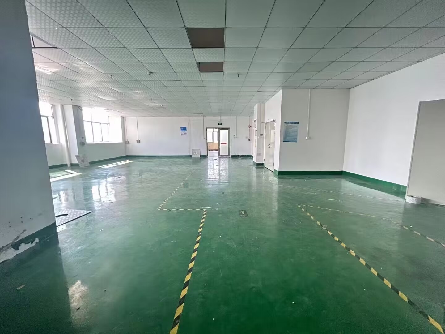 光明上村楼上1400平厂房出租