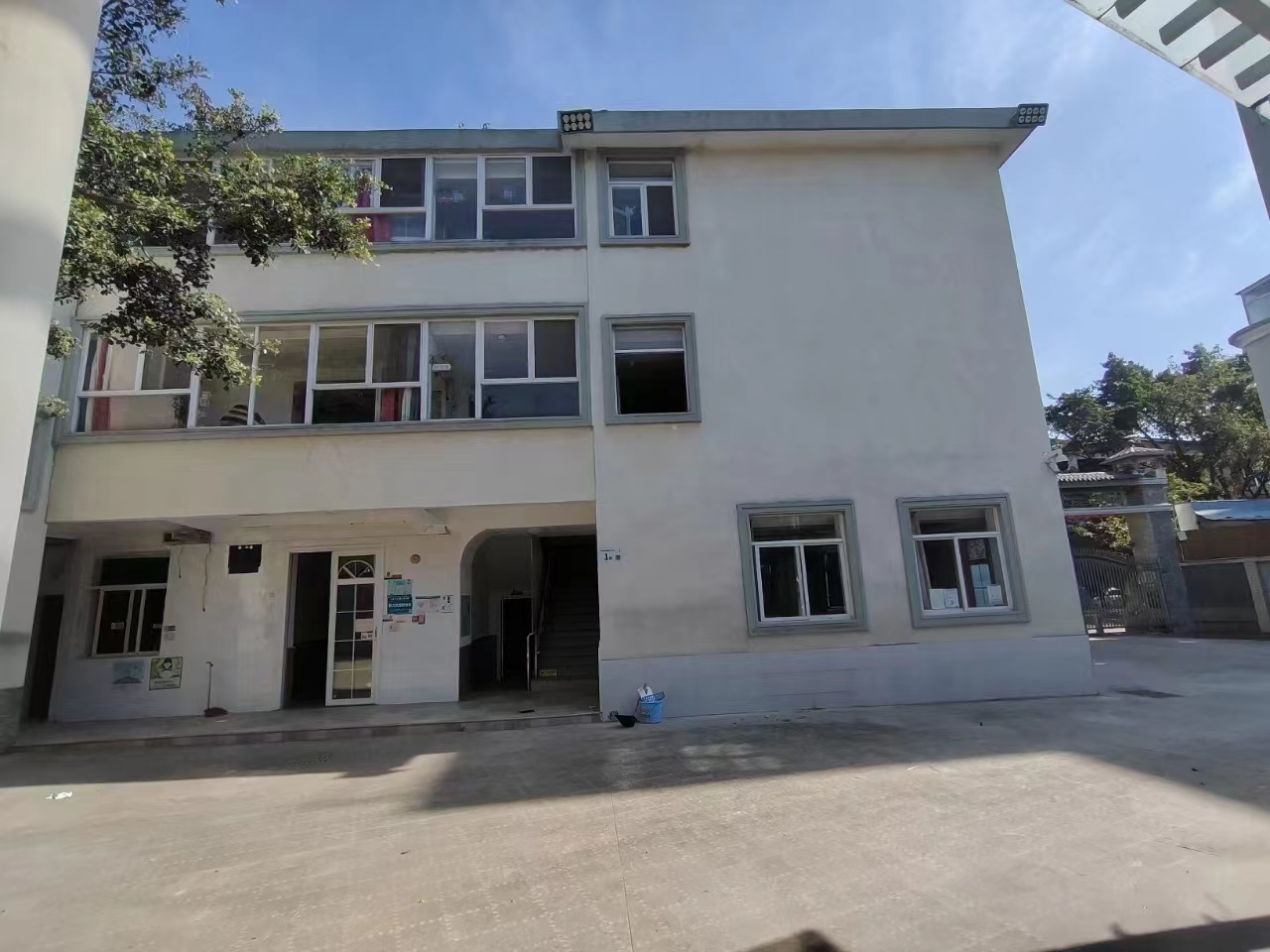 独门独院红本！龙华地铁口附近面积2992平厂房出租