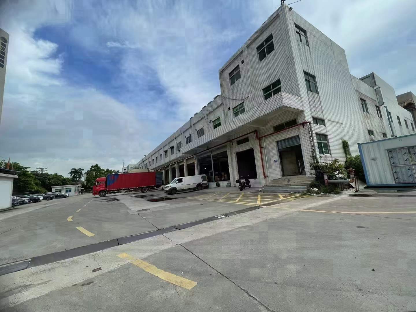 宝安松岗107国道边物流园 一楼2200平物流仓库出租