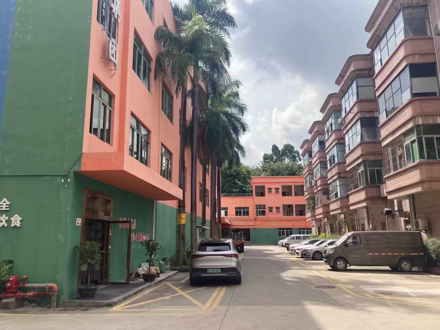 观澜地铁口新出独院厂房1-4层6000平厂房出租