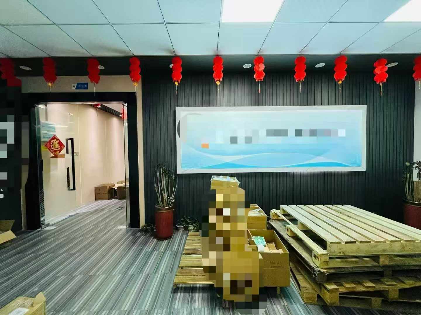 龙华大浪3楼1385平精装修厂房出租