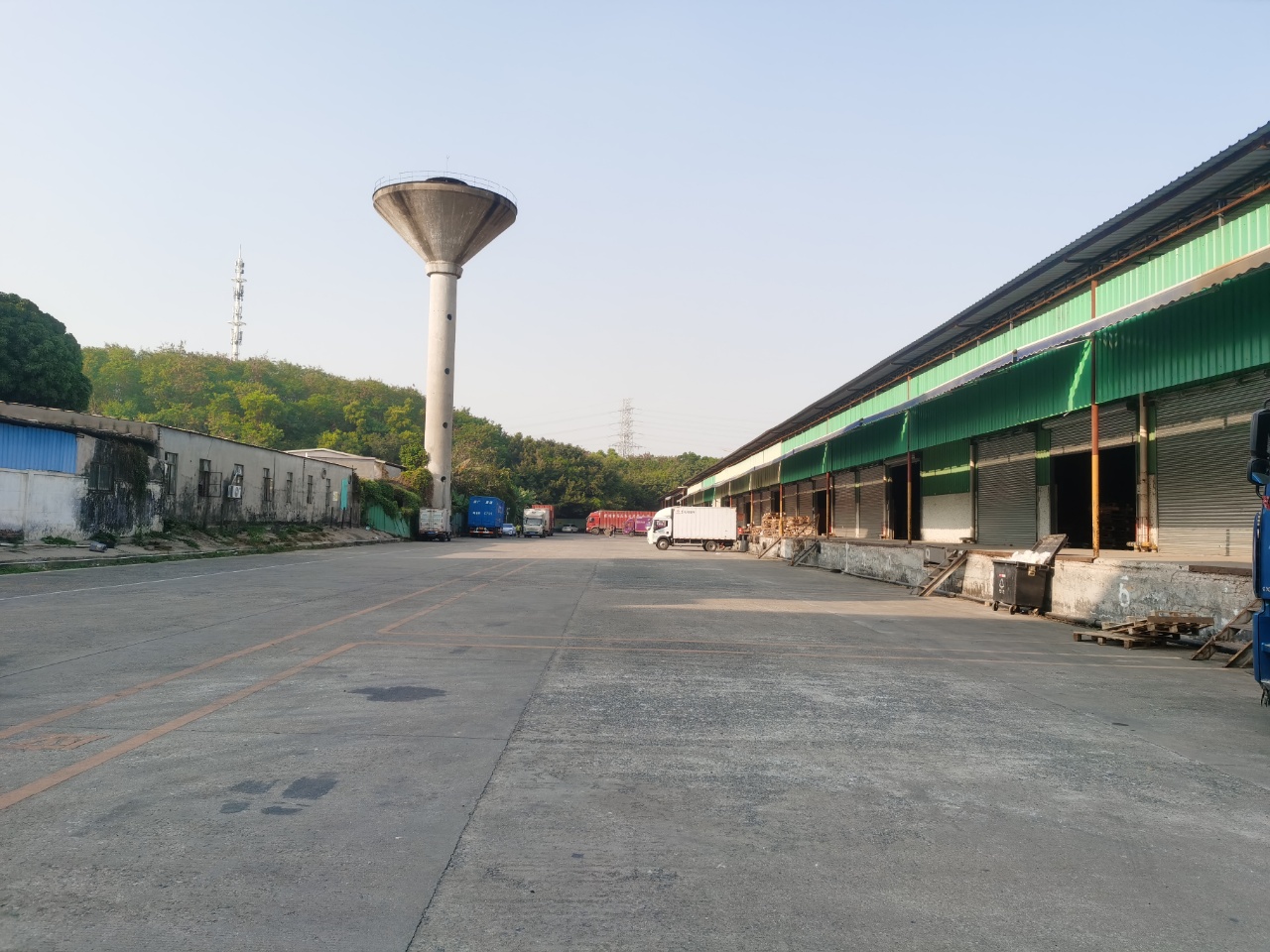 龙华清湖一楼8000平物流仓库出租