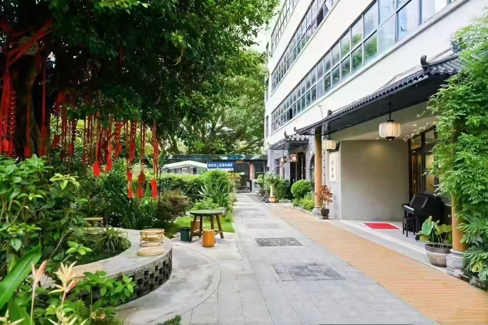 深圳北 苏州园林 创意园1楼带花园 168平办公室出租