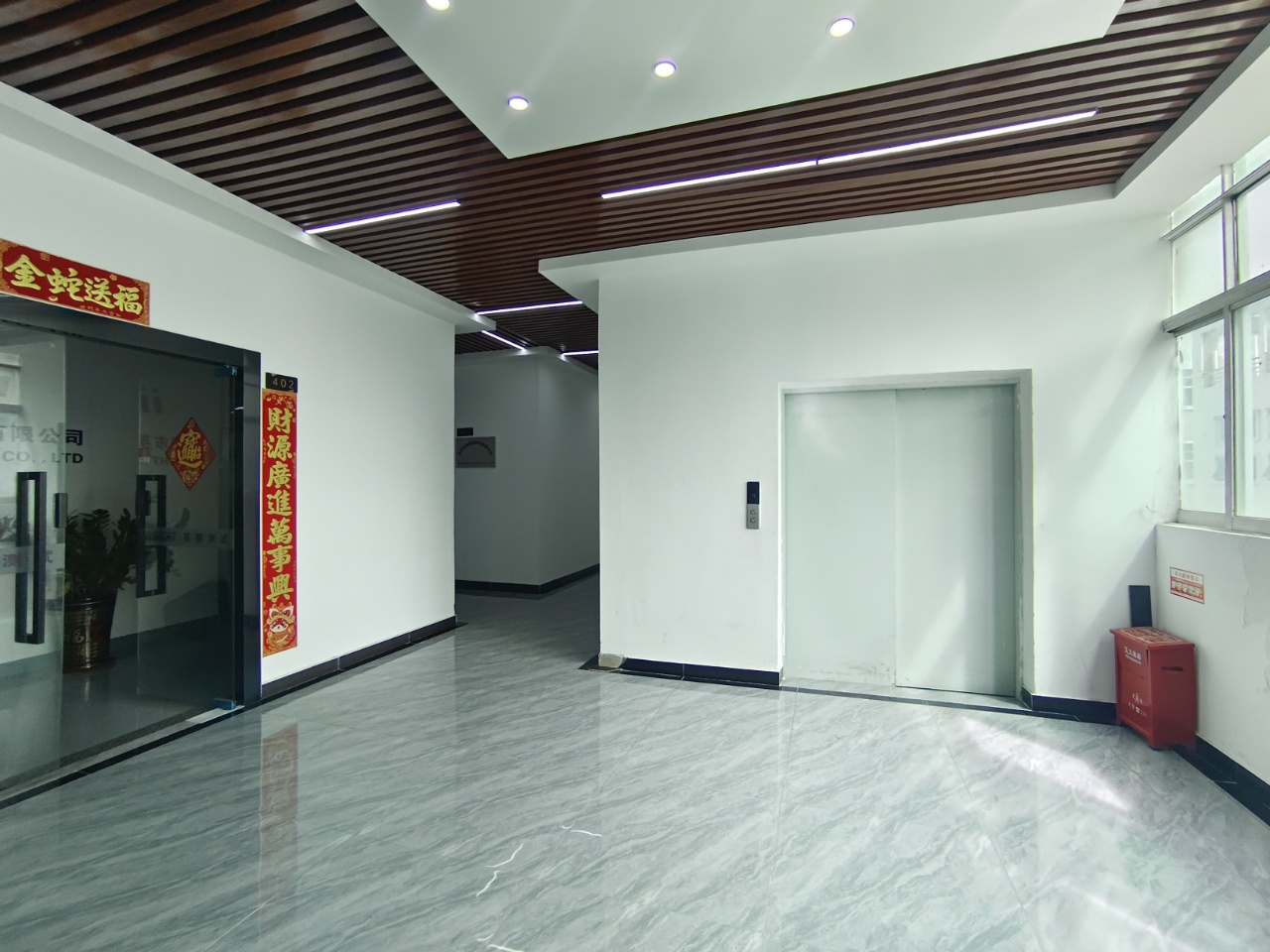 龙华大浪鼎丰科技园F栋（双电梯）492平厂房出租