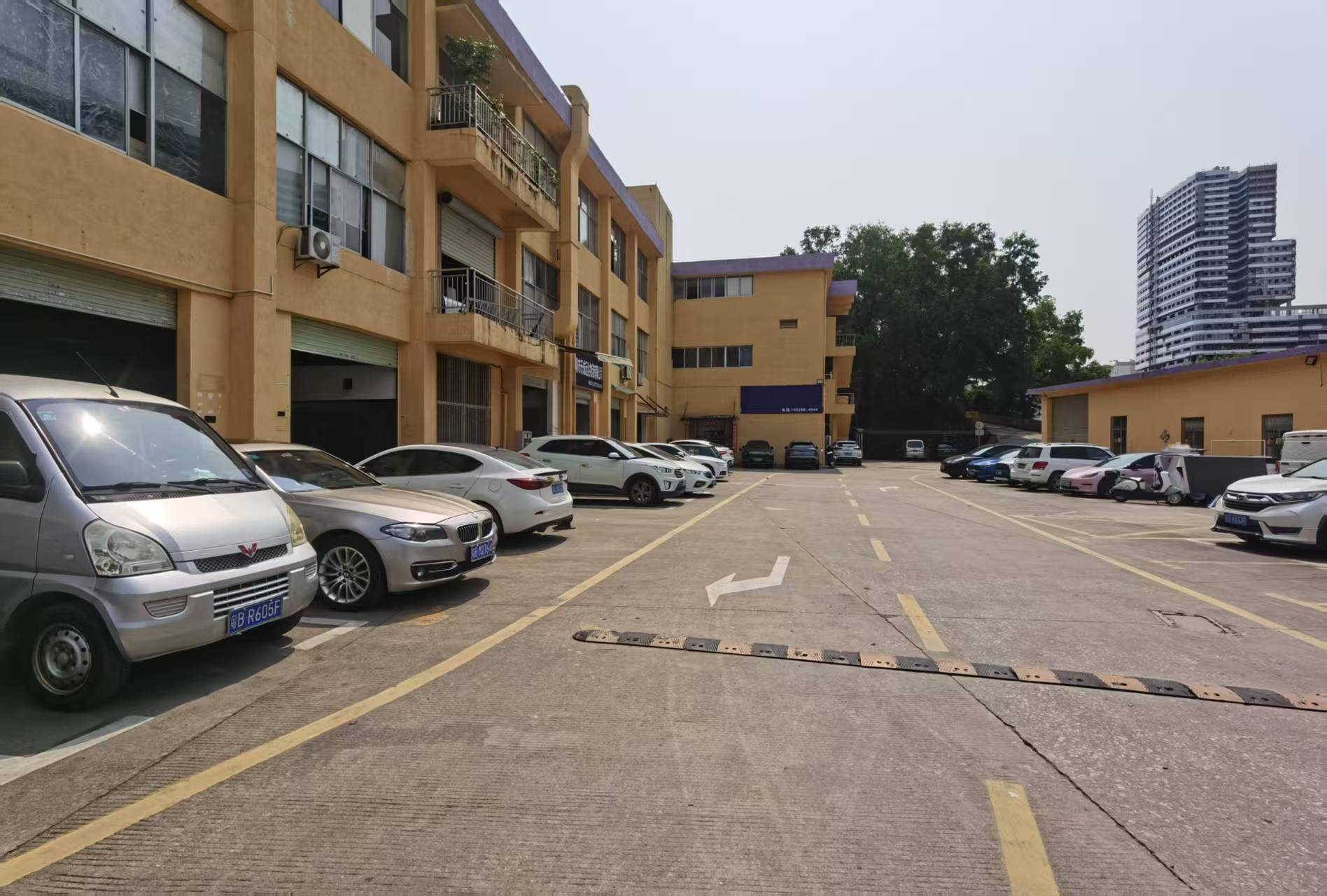 坂田大型工业区一楼560平厂房出租