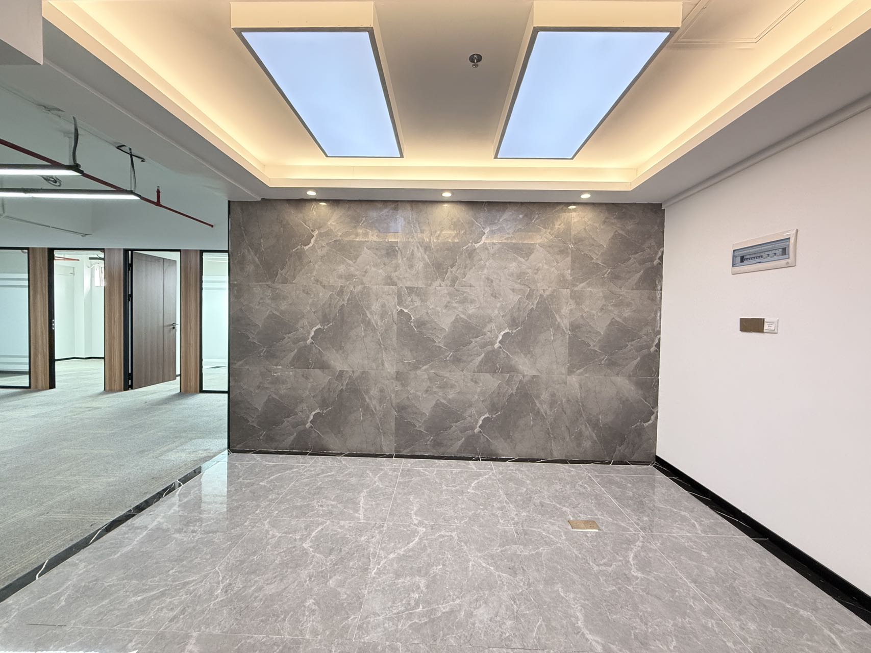 龙华清湖精装修196平办公室出租