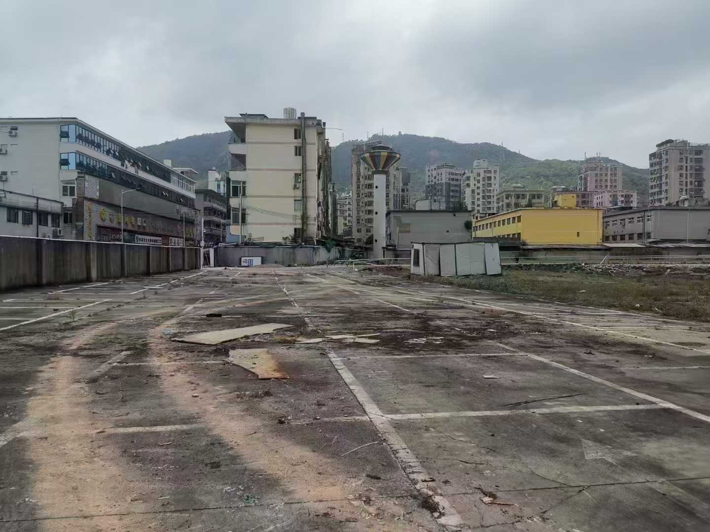 西乡航城黄麻布社区10000平空地出租