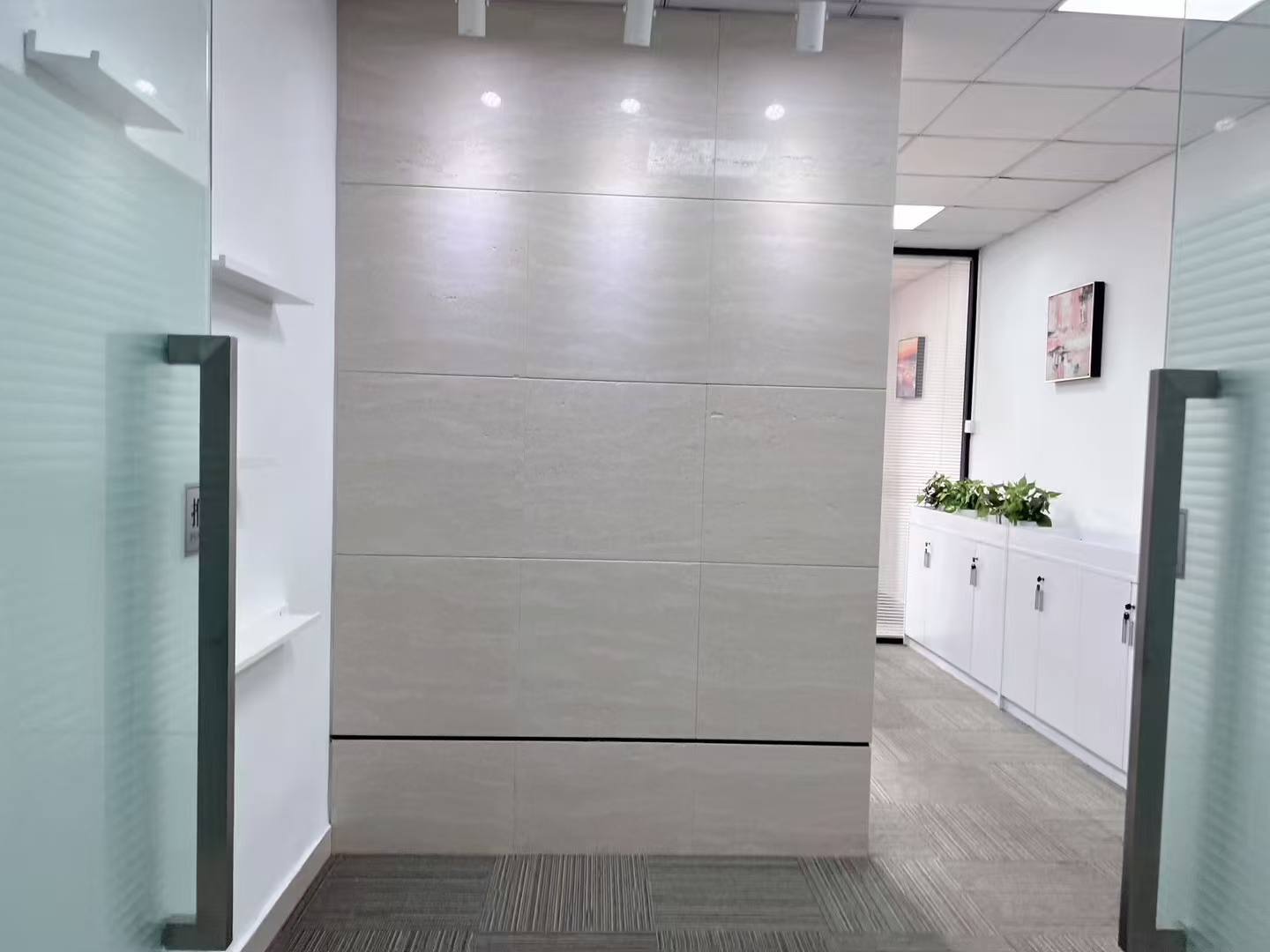 《时代大厦》精装修100平厂房出租