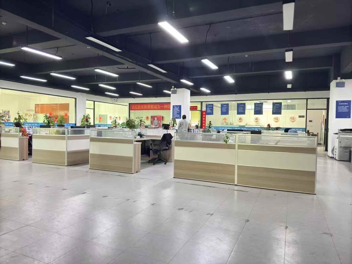 龙华汽车站原房东整层出租 2400m²厂房出租