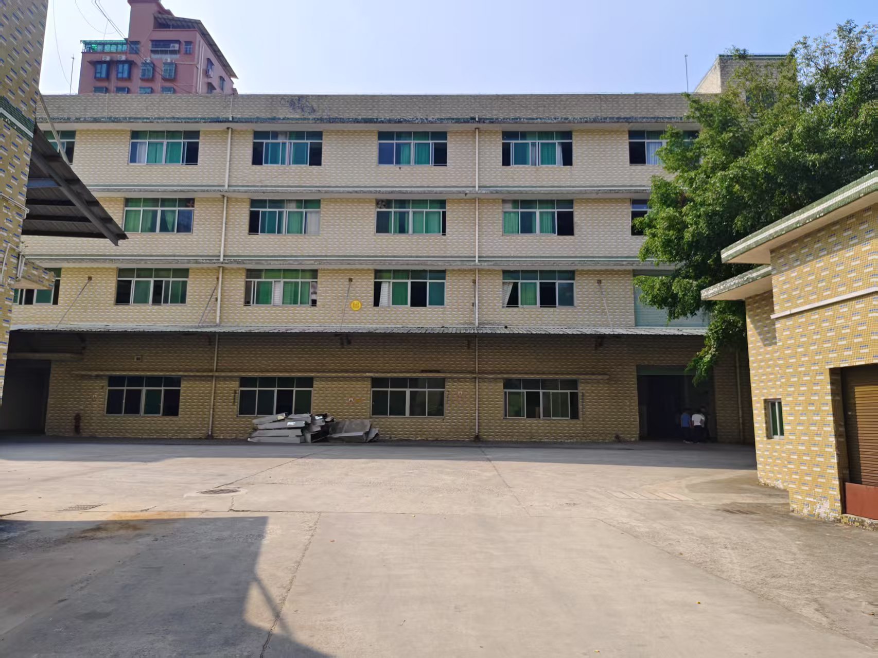 龙华主干道上整个园区8000平厂房出租