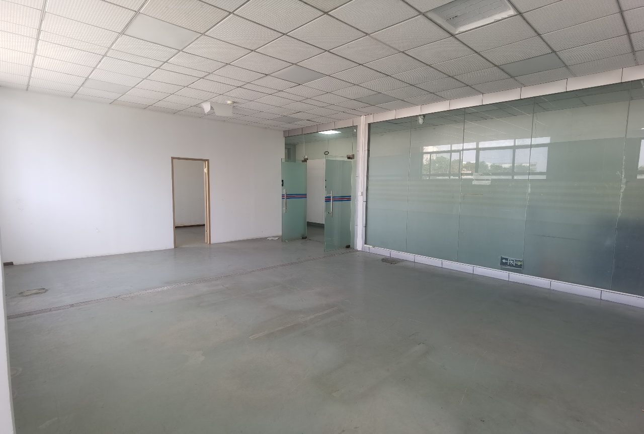 龙华油松楼上288平厂房出租