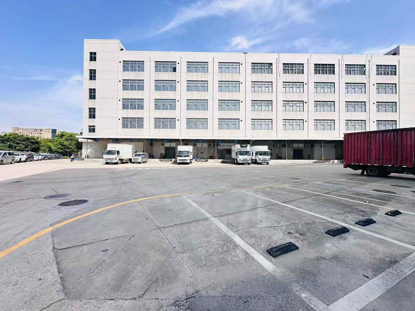 龙华清湖整层1800平红本厂房出租