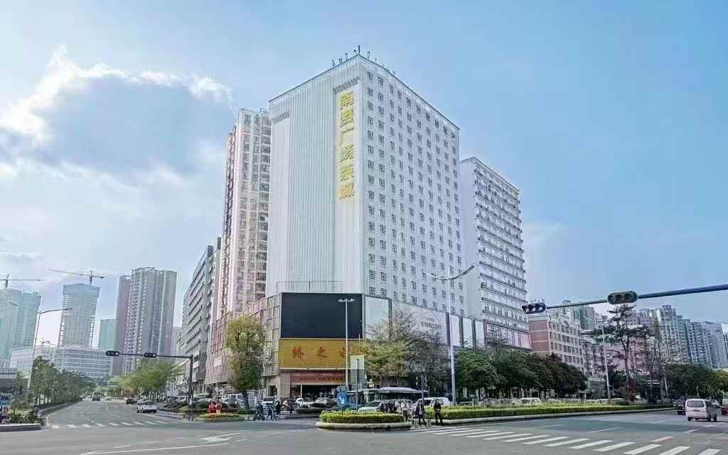 《南贤广场》精装修90平办公室出租