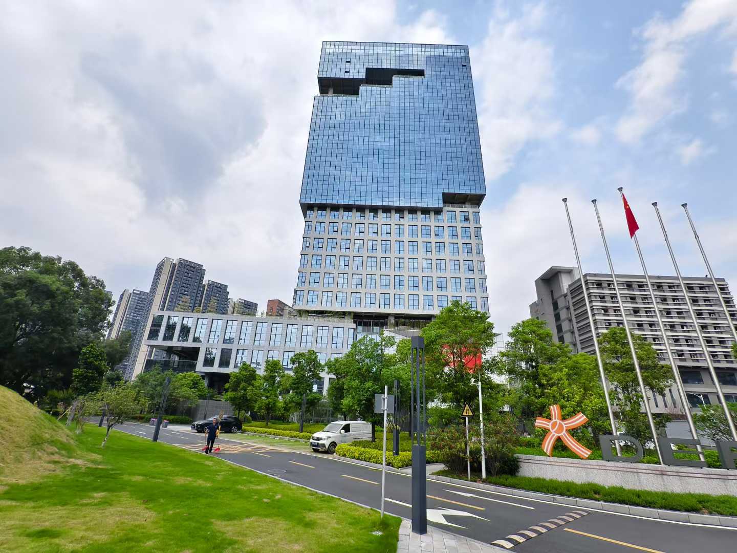 《得润大厦》精装修162平办公室出租