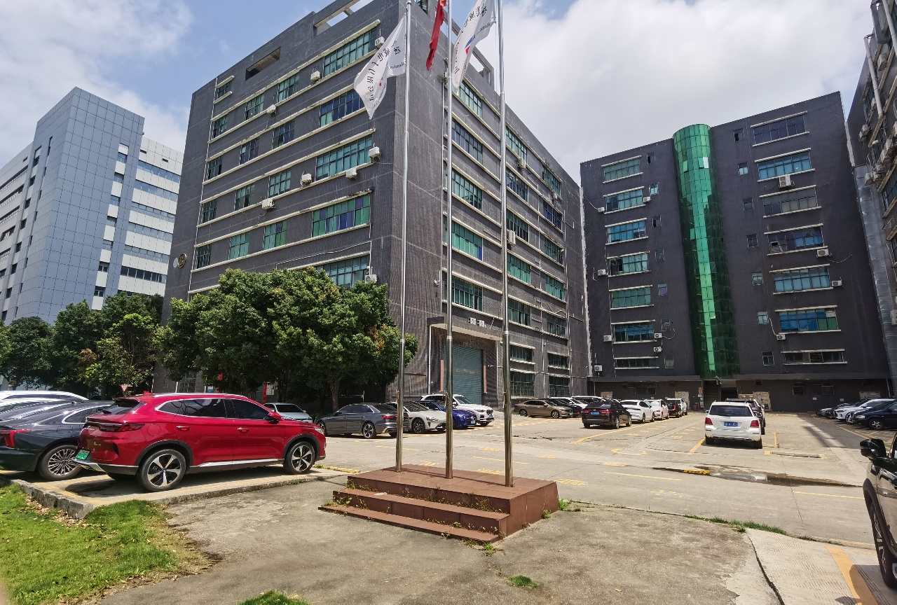 龙华清湖楼上1380平厂房出租