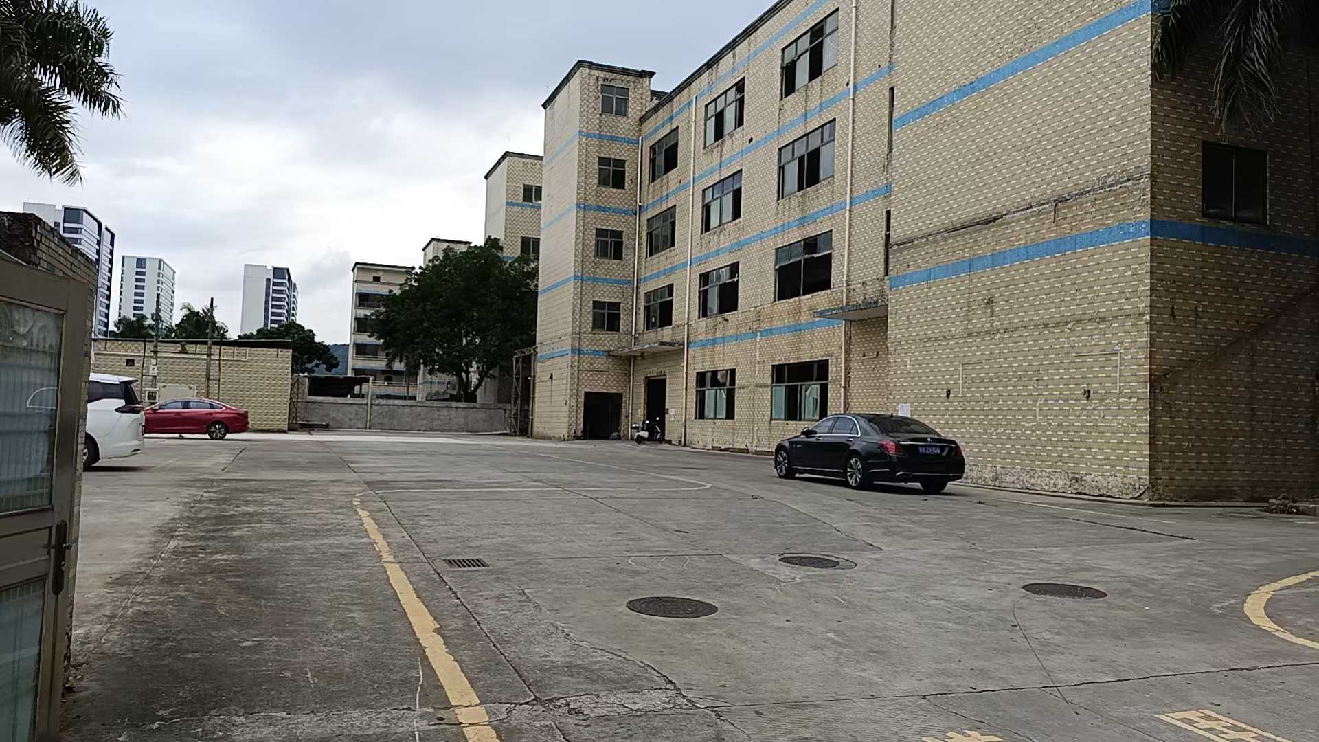 观澜华为独院厂房1-4层7500平厂房出租