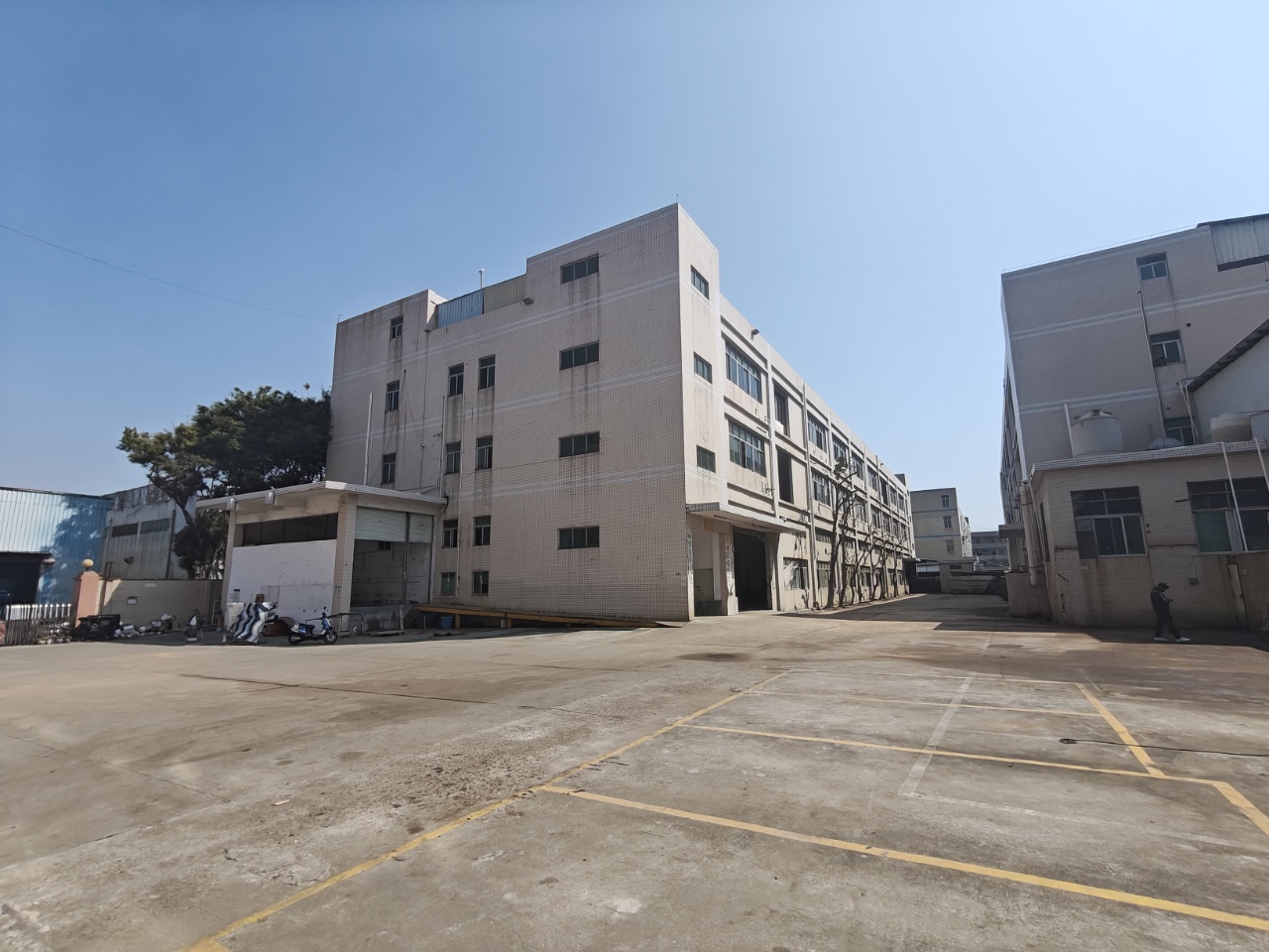 罗田 原房东厂房出租2楼2150平厂房出租