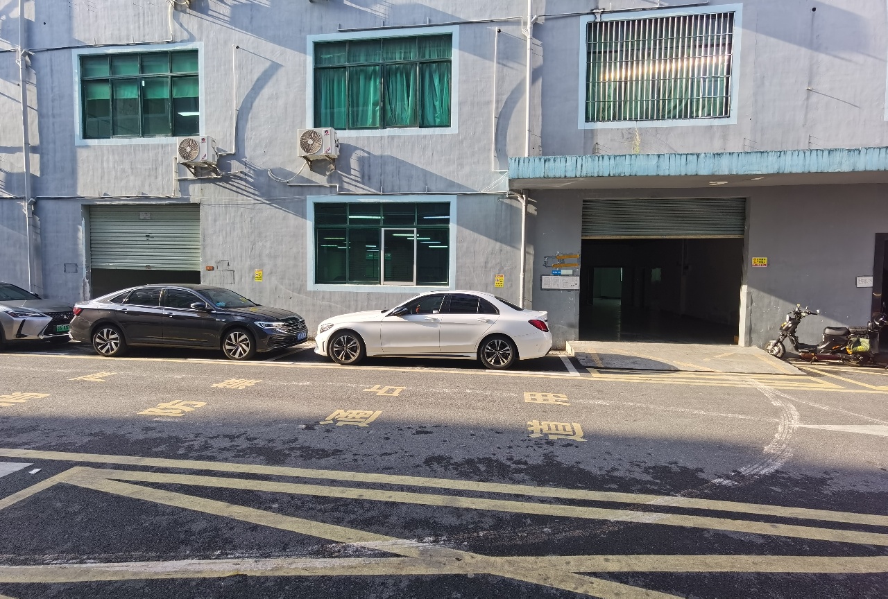 龙华大浪阳台山地铁口300米一楼660平 厂房出租