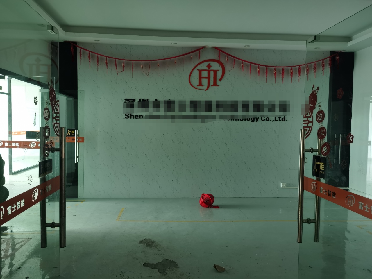 龙华大浪福龙路路出口大型工业园楼上1000平方厂房出租