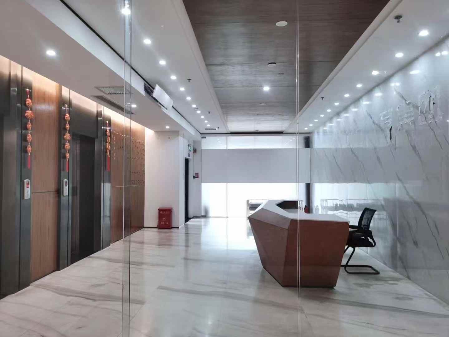 龙华新空出整层751平办公室出租