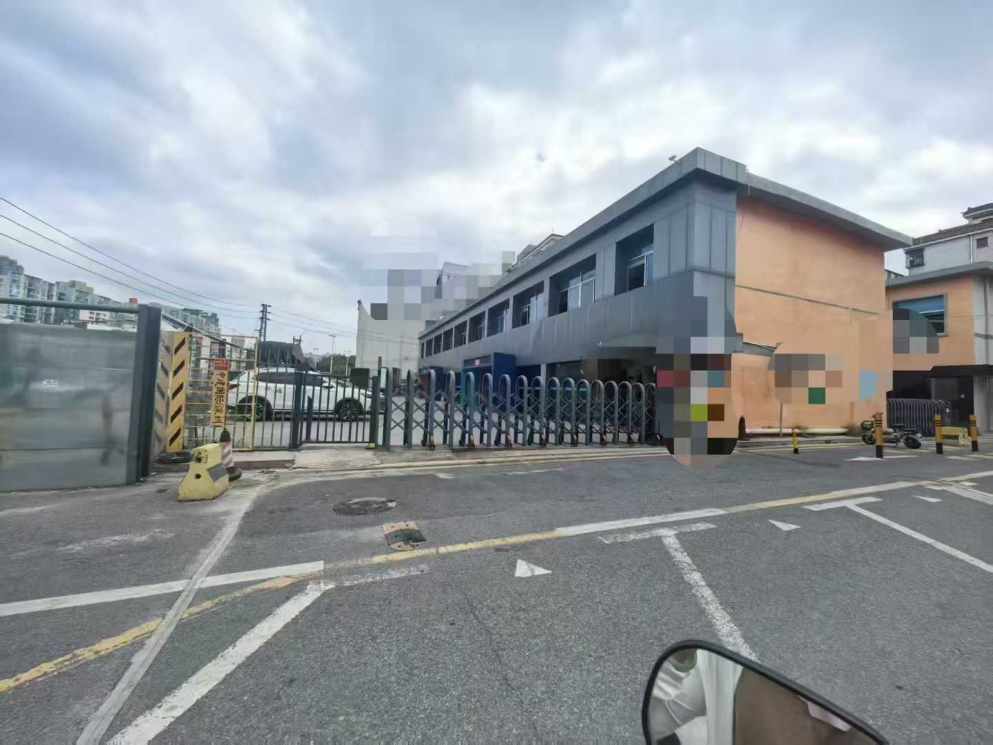 观澜天虹附近主干道边上独门独院1250平厂房出租