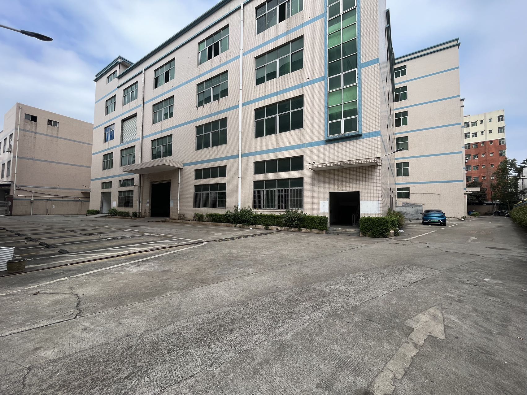 石岩车站附近原房东9700平独院厂房出租