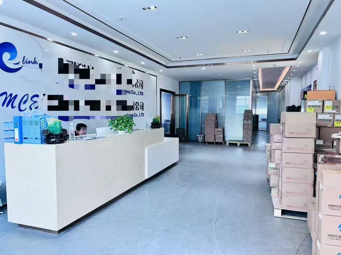 石岩村委厂房直租 楼上整层2115平厂房出租