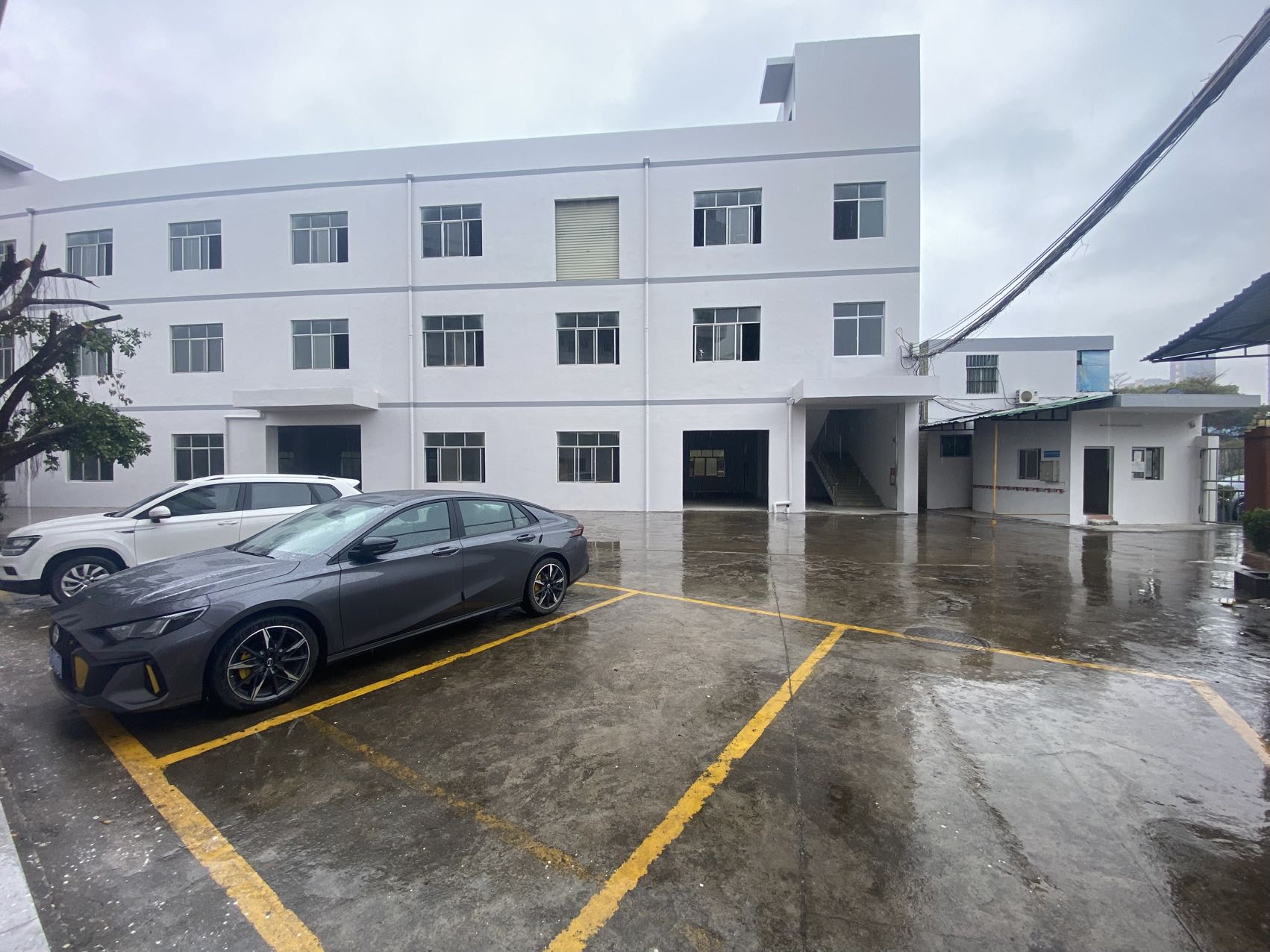 坪山16号线地铁口独院厂房5220平厂房出租