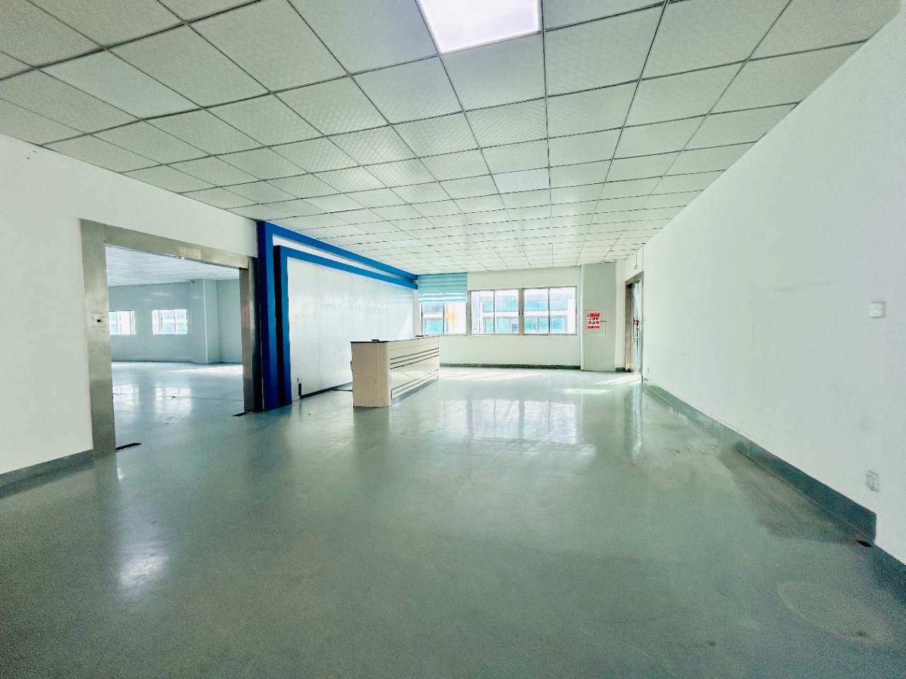 大浪浪口工业区楼上1360平厂房出租