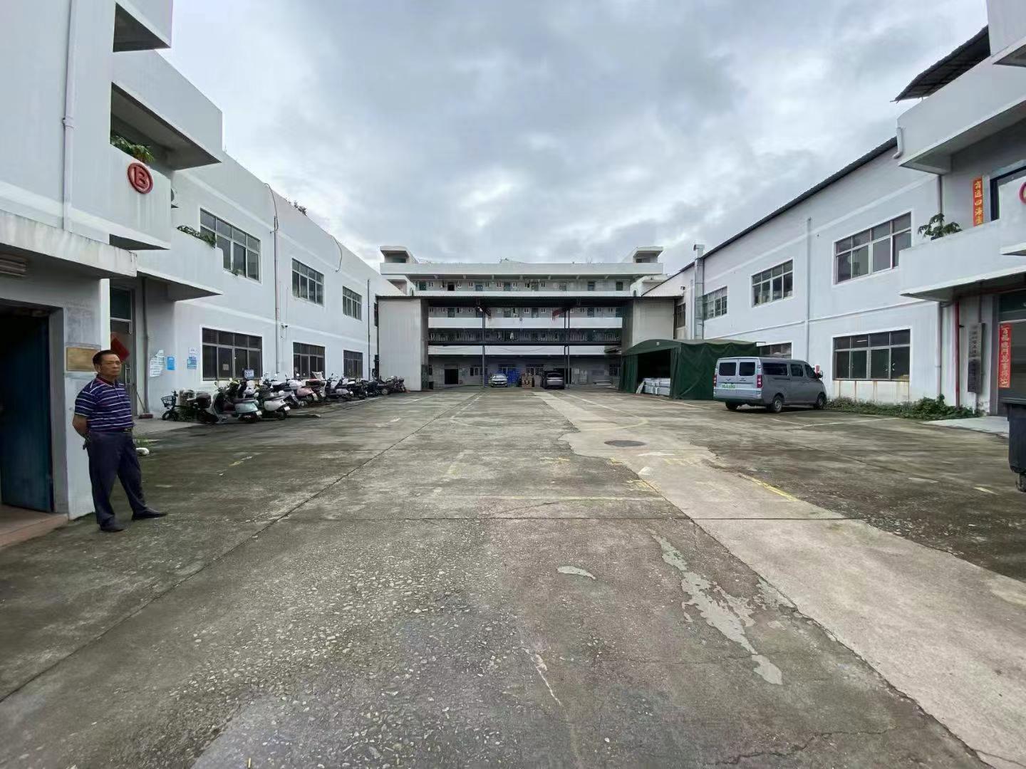 公明李松蓢整栋5200平厂房出租