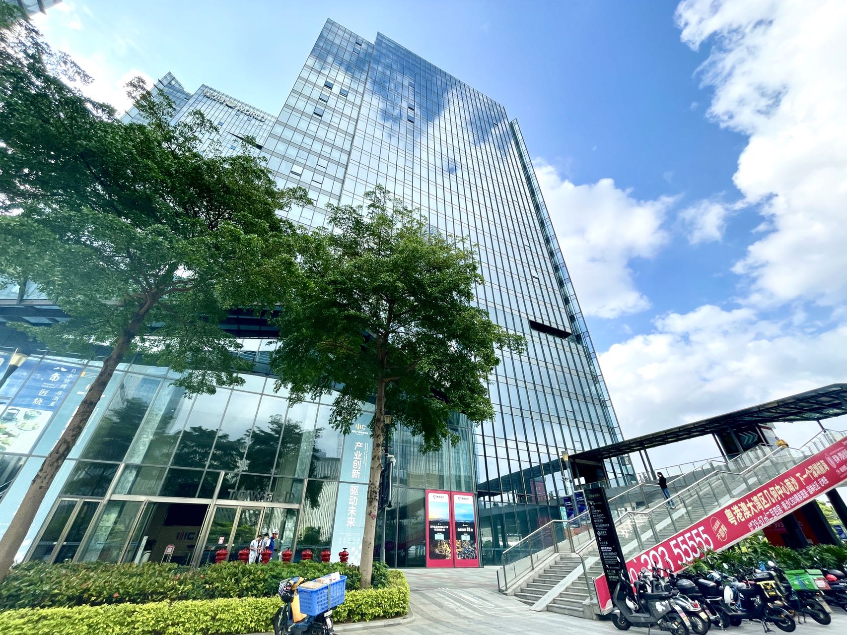 星河world精装修 256平办公室出租