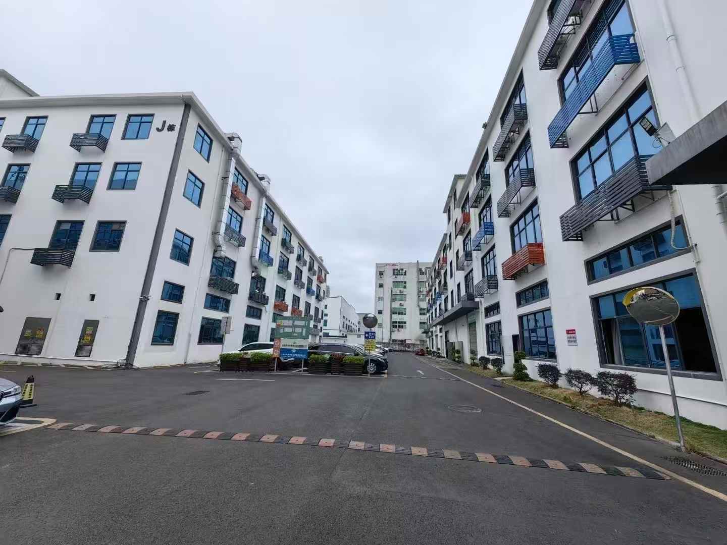 龙华大浪商业中心一楼780平厂房出租