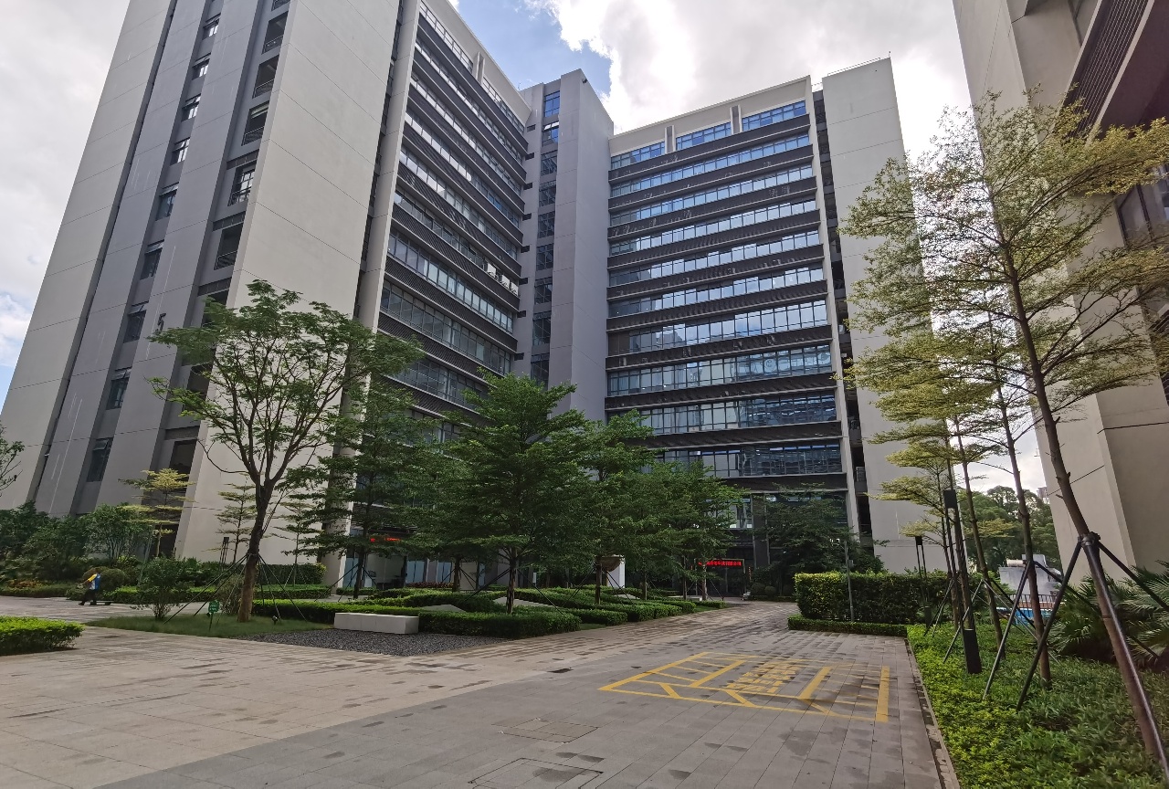 龙华茜坑地铁口900米 全新红本单层3300平厂房出租