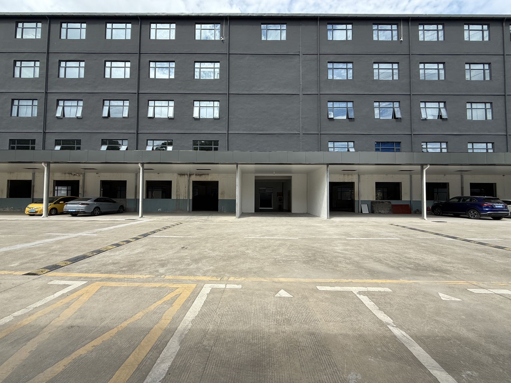 布吉甘坑秀峰原房东独门独院一楼1500平厂房出租