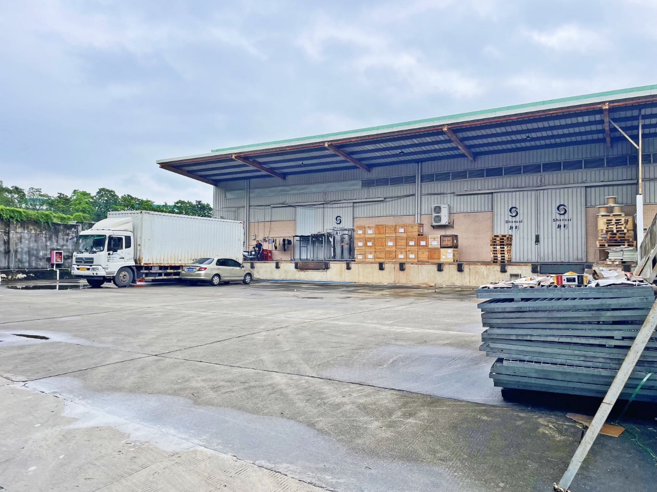 南山西丽百旺附近独门独院2300平钢结构厂房