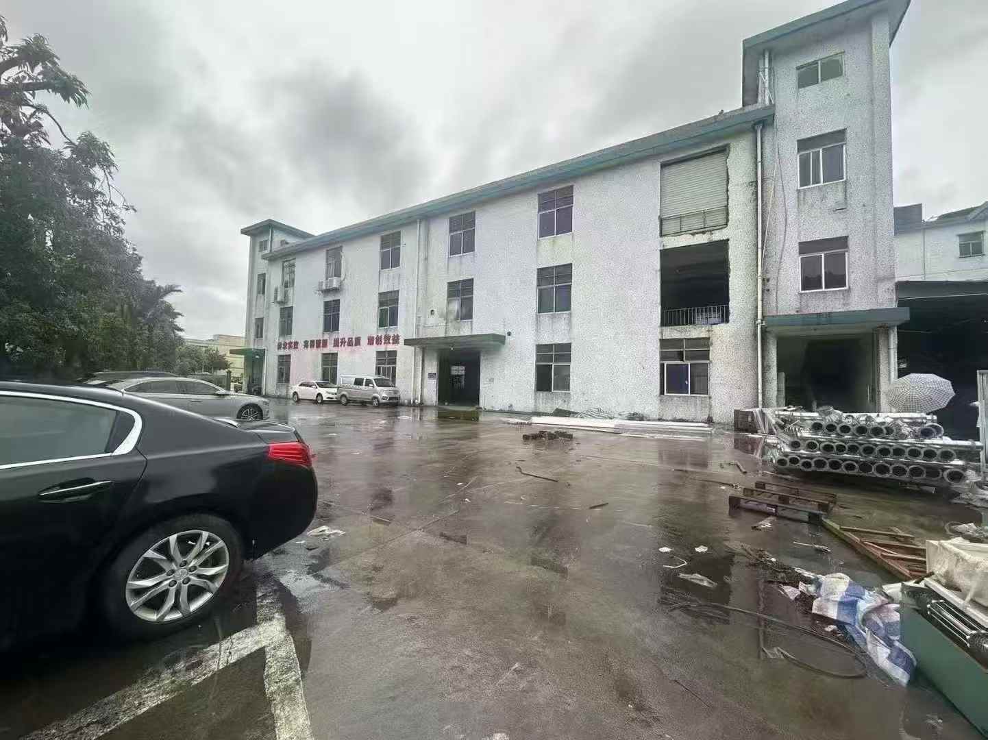 光明松白路边 原房东独门独院厂房1-3层2200平厂房出租