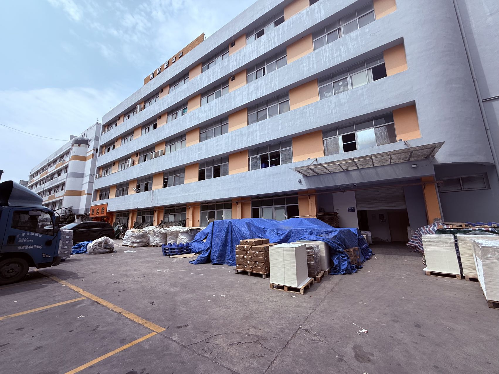 龙华大浪南路老围1-5独栋6000平厂房出租