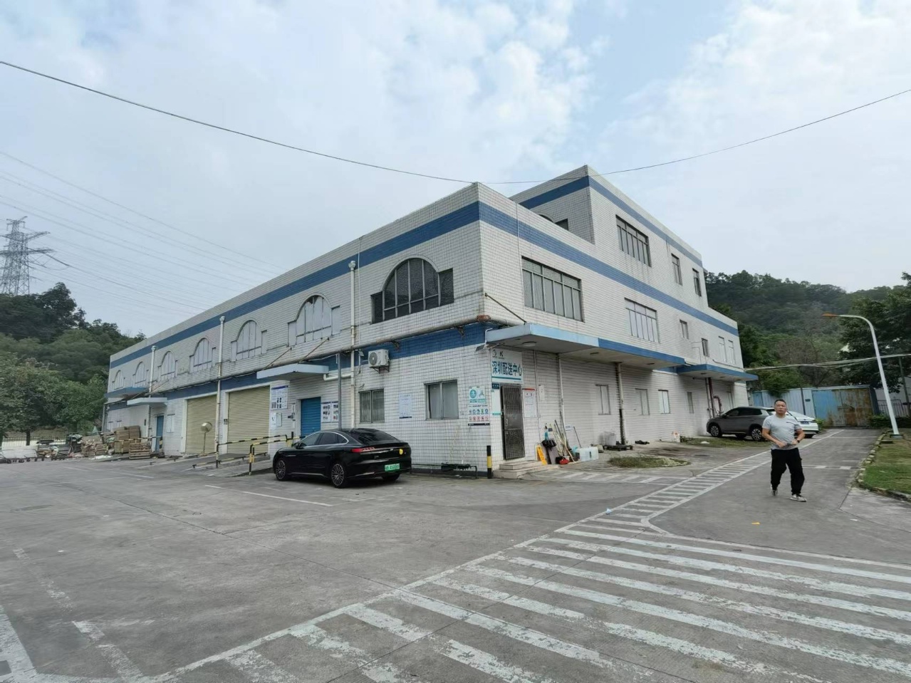 石岩北环路单层仓库2200平方 层高11米仓库出租