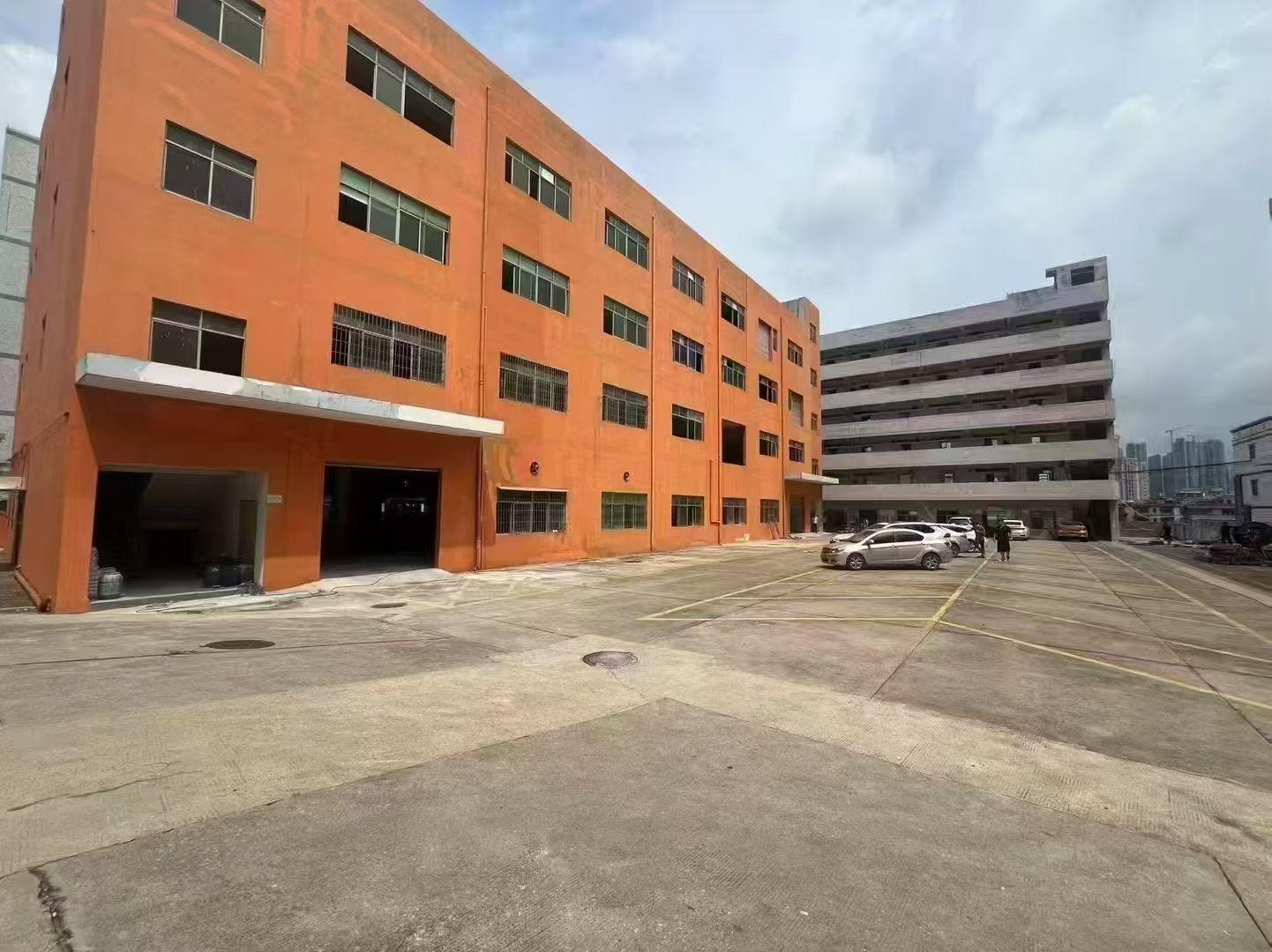 横岗地铁站周边 独栋厂房4800平方出租 ，