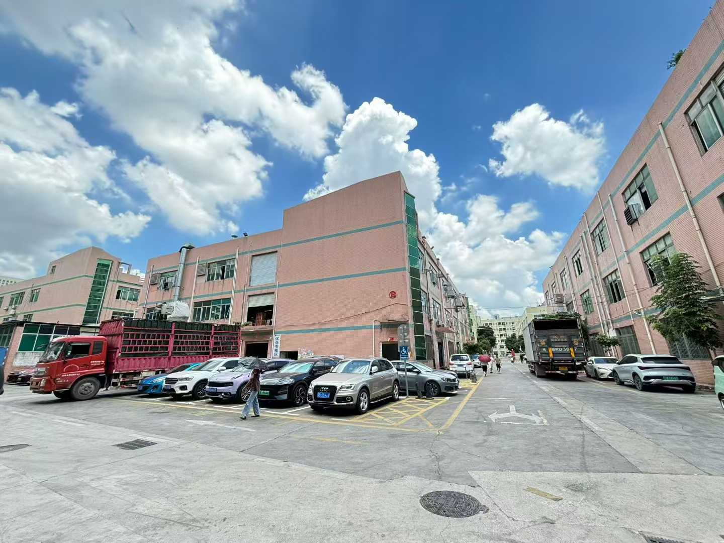 观澜松元 一楼 3000 平厂房出租