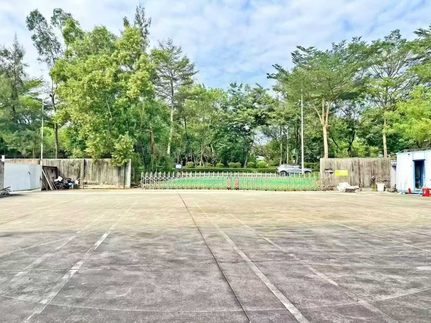 南山西丽 独门独院:高11米 一楼2300平厂房出租