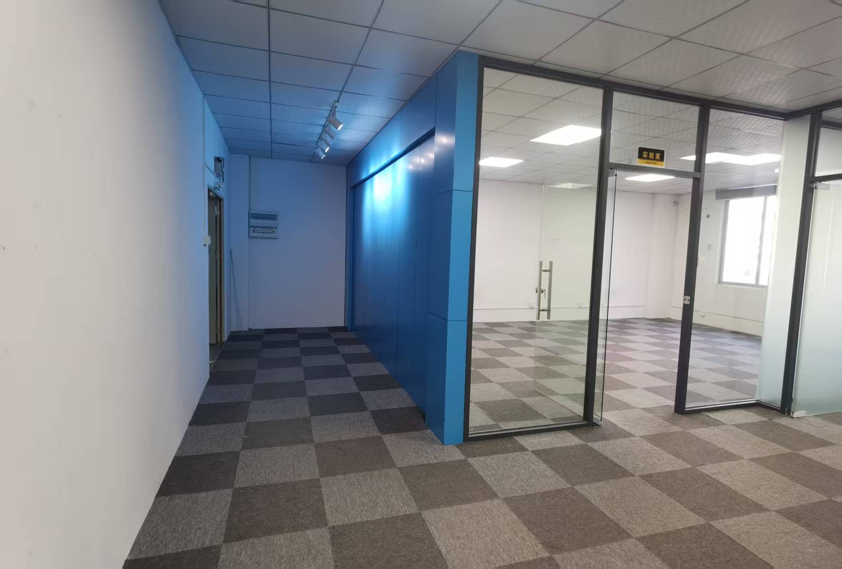 龙华富士康精装修三楼310平厂房出租