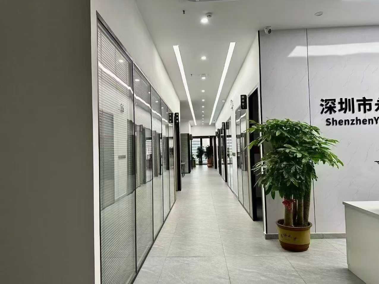 观澜新建工业上楼地铁口1400平精装修厂房出租