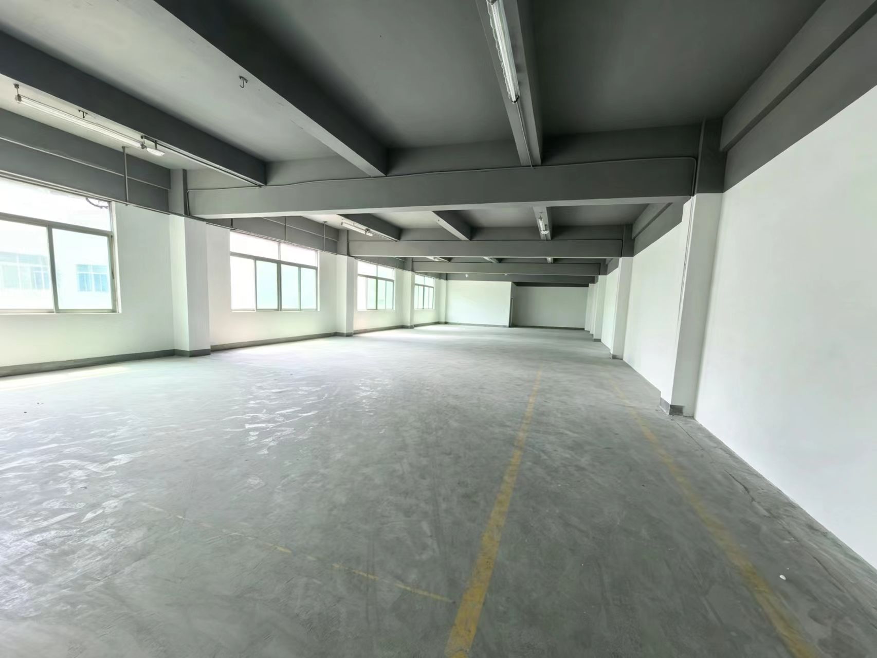 龙华大型工业园区 楼上800㎡厂房出租