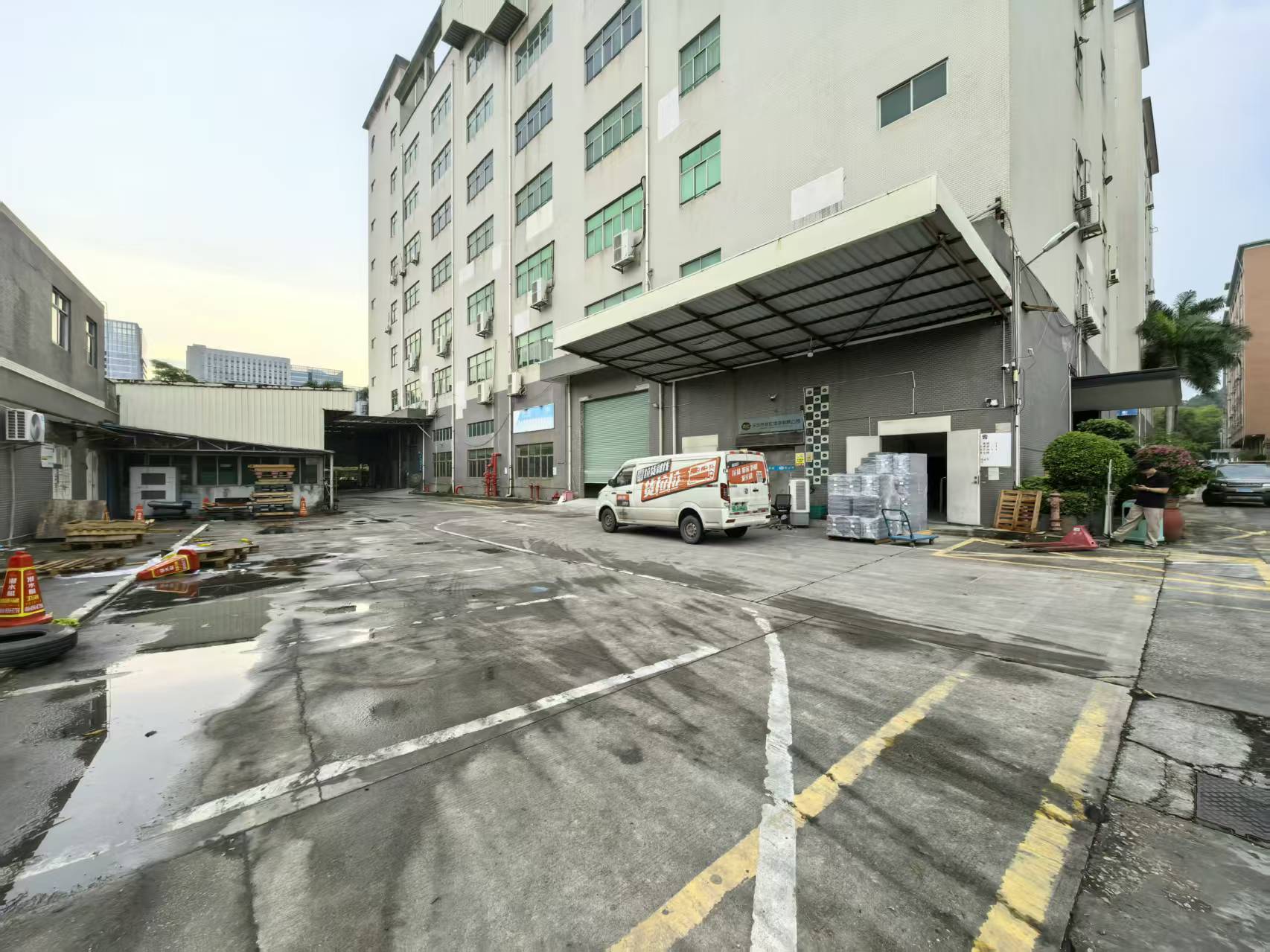 坂田核心｜一手房东一楼1620㎡厂房出租